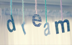 “勇敢”堅(jiān)定夢(mèng)想，不忘初心繼續(xù)前行——12月演講主題1